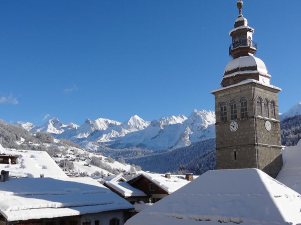 Hotel la Pointe Percee view View to snowy mountains from balcony in ski resort